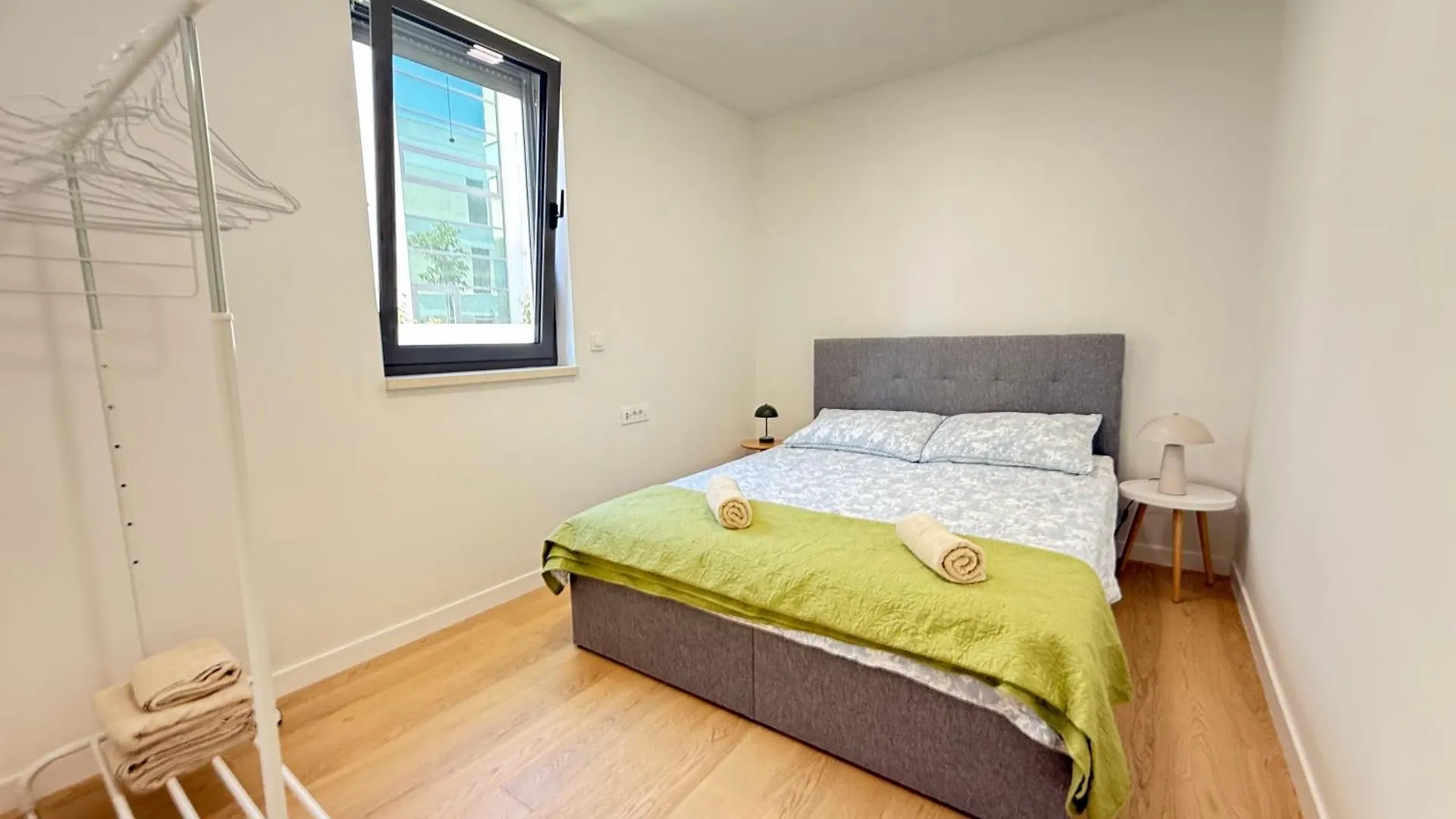 Arborea, Luxury Apartment With Private Yard Zara